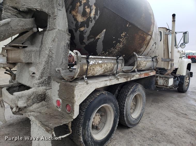 image for item AN9480 1976 Ford 8000 ready mix truck