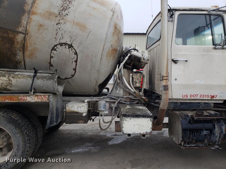 image for item AN9480 1976 Ford 8000 ready mix truck