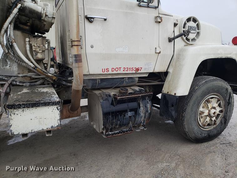 image for item AN9480 1976 Ford 8000 ready mix truck