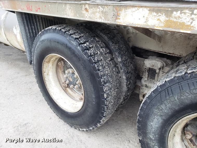 image for item AN9480 1976 Ford 8000 ready mix truck