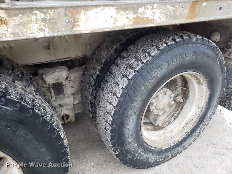 image for item AN9480 1976 Ford 8000 ready mix truck