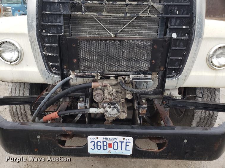 image for item AN9480 1976 Ford 8000 ready mix truck