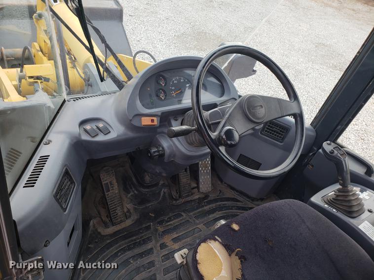 image for item AN9483 2006 Komatsu WA200-5 wheel loader
