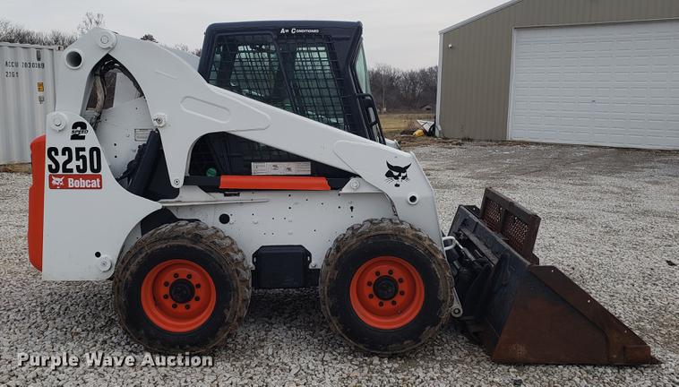 image for item AN9485 2006 Bobcat S250 skid steer