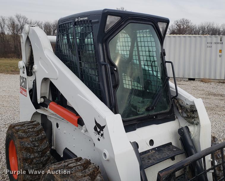 image for item AN9485 2006 Bobcat S250 skid steer