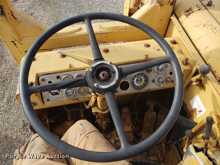 image for item AN9487 Caterpillar 627 dual engine conventional scraper