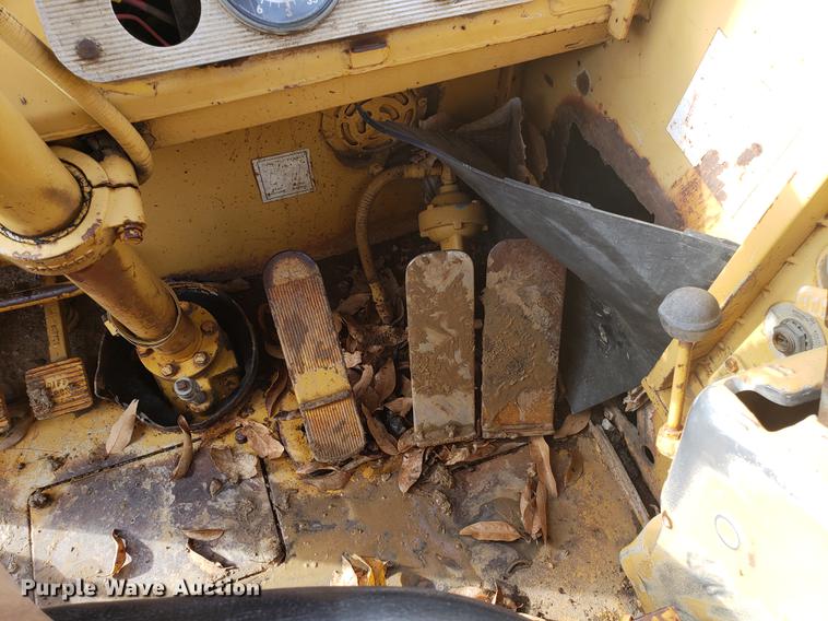 image for item AN9487 Caterpillar 627 dual engine conventional scraper