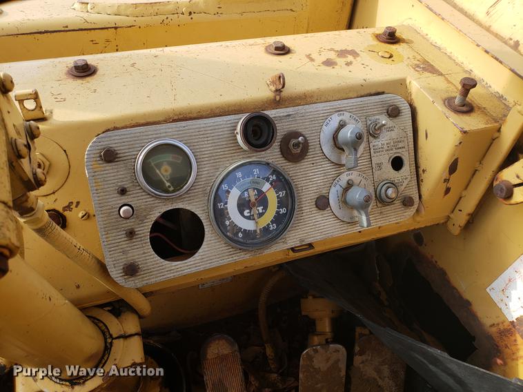 image for item AN9487 Caterpillar 627 dual engine conventional scraper
