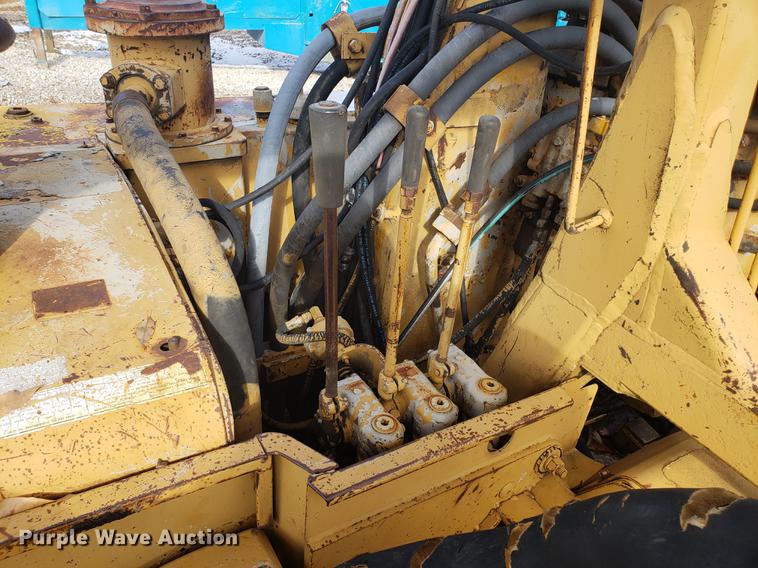 image for item AN9487 Caterpillar 627 dual engine conventional scraper