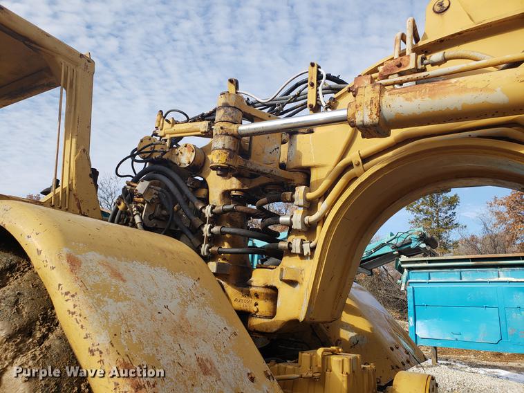 image for item AN9487 Caterpillar 627 dual engine conventional scraper