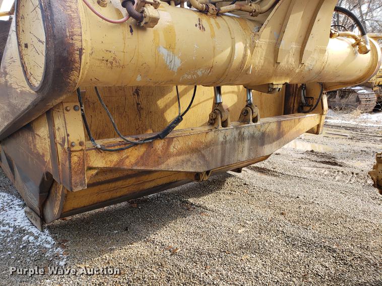 image for item AN9487 Caterpillar 627 dual engine conventional scraper