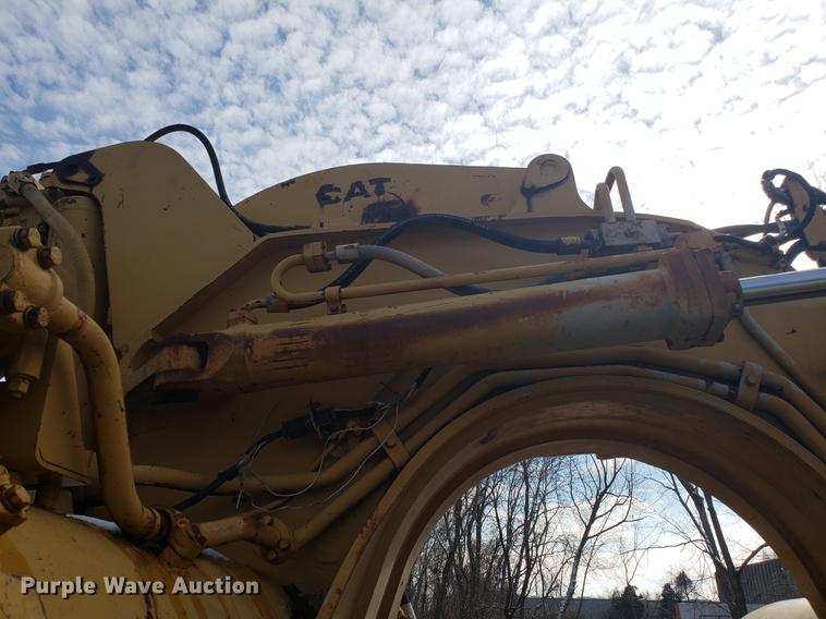 image for item AN9487 Caterpillar 627 dual engine conventional scraper