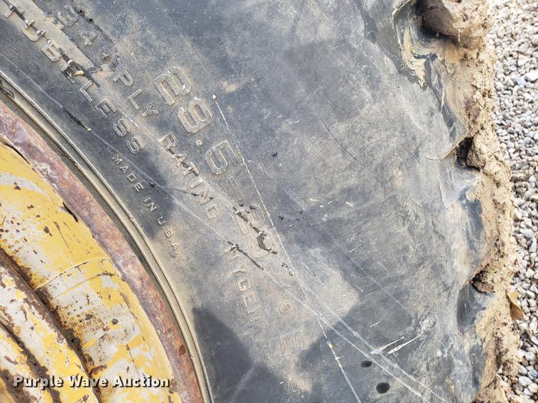 image for item AN9487 Caterpillar 627 dual engine conventional scraper