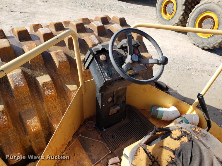 image for item AN9490 2006 Dynapac CA250DD single drum vibratory roller