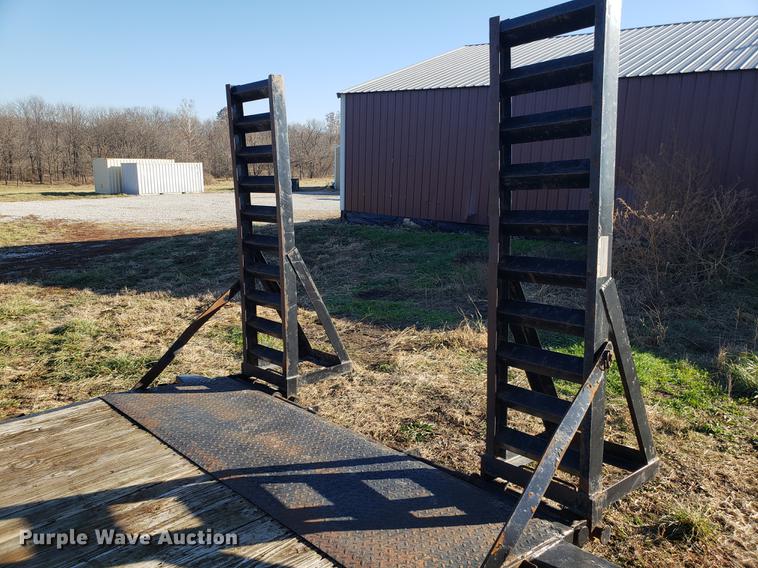 image for item AV9383 2009 Load Trail utility trailer