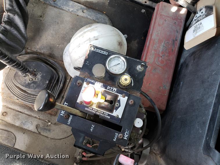 image for item AV9427 1998 Mack CH613 dump truck