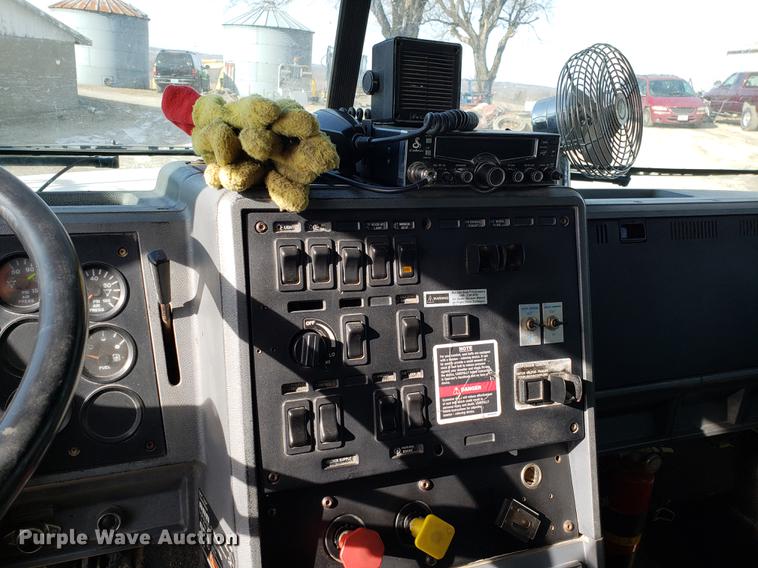 image for item AV9427 1998 Mack CH613 dump truck