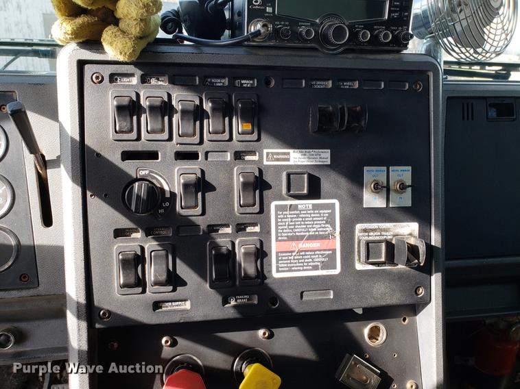 image for item AV9427 1998 Mack CH613 dump truck