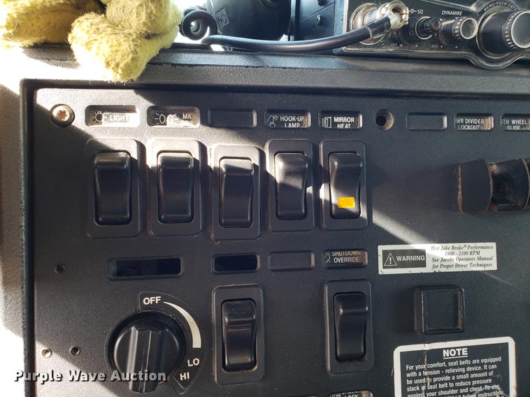 image for item AV9427 1998 Mack CH613 dump truck