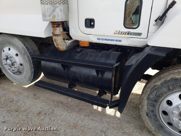 image for item AV9427 1998 Mack CH613 dump truck