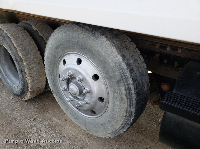 image for item AV9427 1998 Mack CH613 dump truck