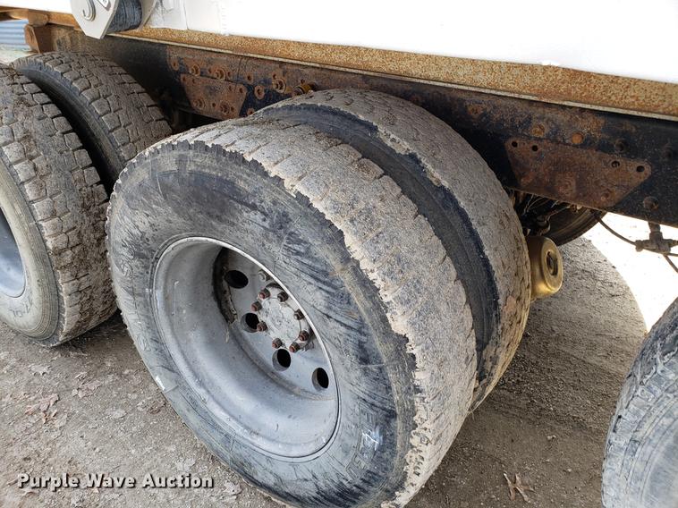 image for item AV9427 1998 Mack CH613 dump truck