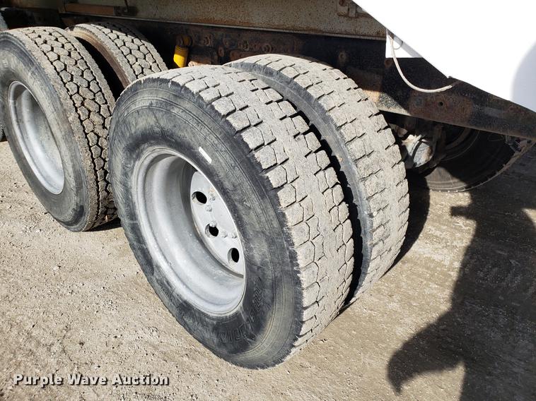 image for item AV9427 1998 Mack CH613 dump truck