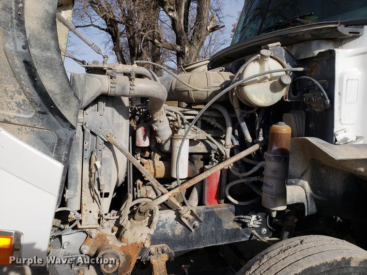 image for item AV9427 1998 Mack CH613 dump truck