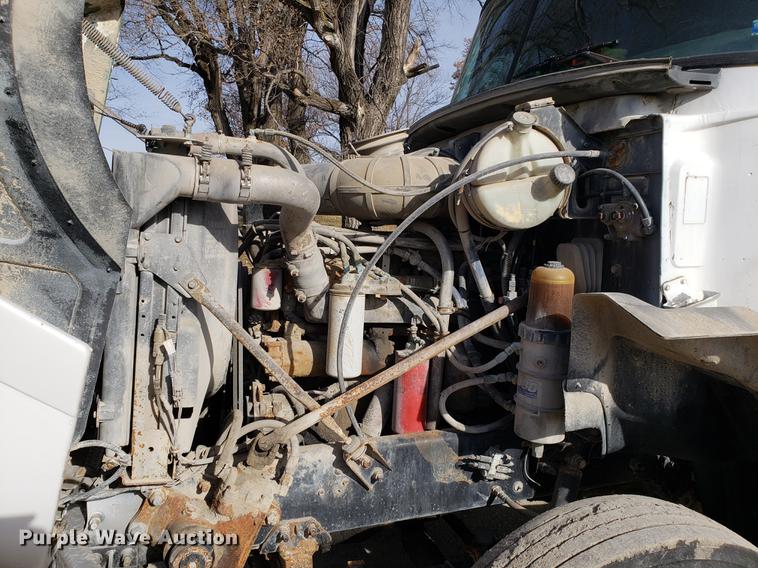 image for item AV9427 1998 Mack CH613 dump truck