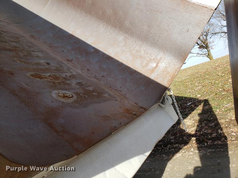 image for item AV9427 1998 Mack CH613 dump truck