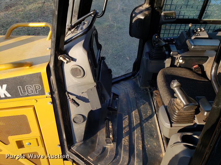 image for item AV9449 2011 Caterpillar D6K LGP dozer
