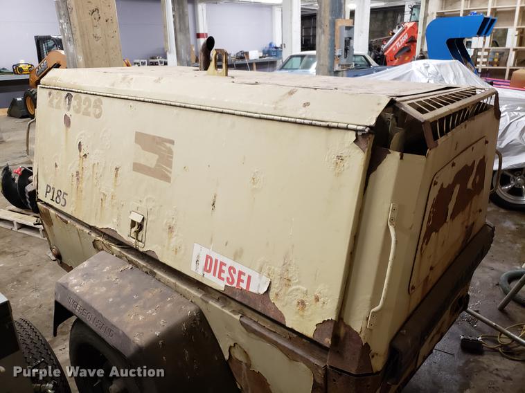 image for item AV9456 Ingersoll Rand P185 air compressor