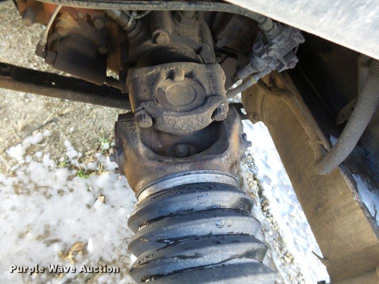 image for item DA3589 2003 International 9200i semi truck