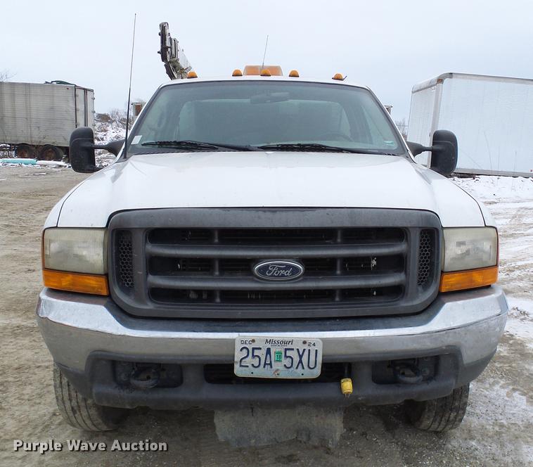 image for item DB2089 2001 Ford F550 Super Duty service truck with crane
