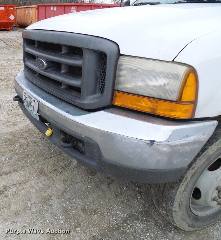 image for item DB2089 2001 Ford F550 Super Duty service truck with crane