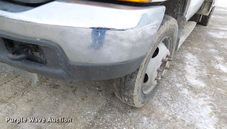 image for item DB2089 2001 Ford F550 Super Duty service truck with crane