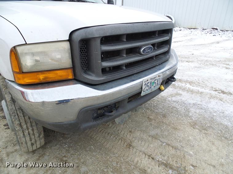 image for item DB2089 2001 Ford F550 Super Duty service truck with crane