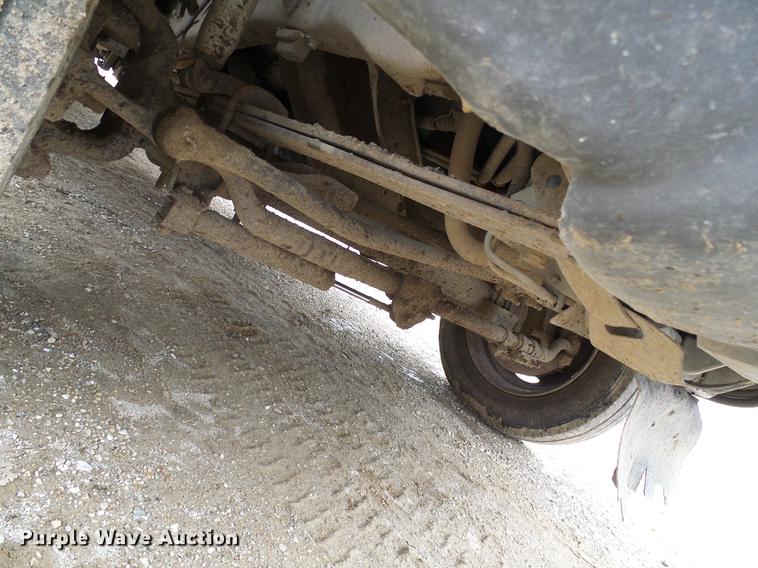 image for item DB2089 2001 Ford F550 Super Duty service truck with crane