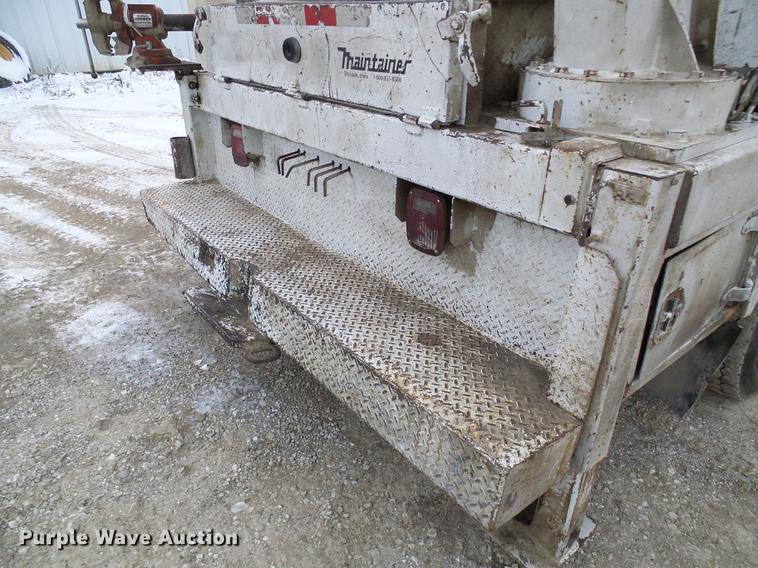 image for item DB2089 2001 Ford F550 Super Duty service truck with crane