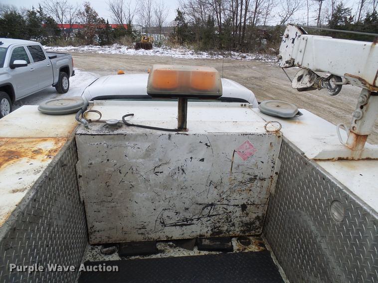 image for item DB2089 2001 Ford F550 Super Duty service truck with crane