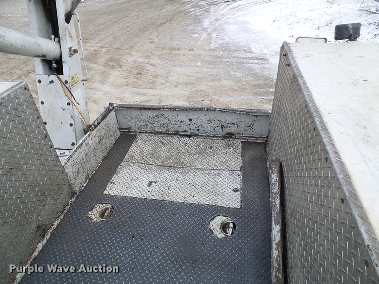 image for item DB2089 2001 Ford F550 Super Duty service truck with crane