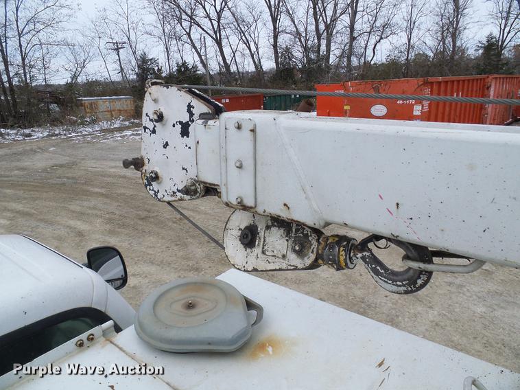 image for item DB2089 2001 Ford F550 Super Duty service truck with crane