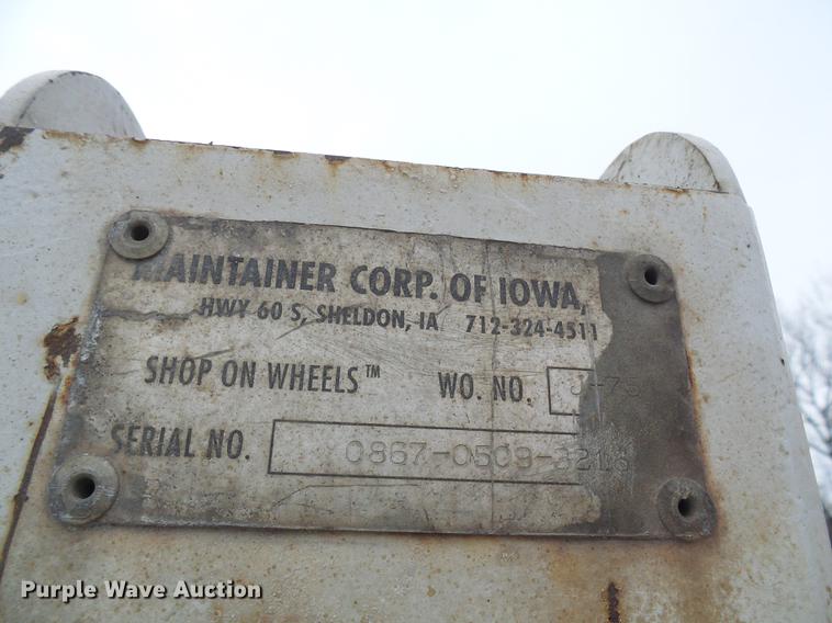 image for item DB2089 2001 Ford F550 Super Duty service truck with crane