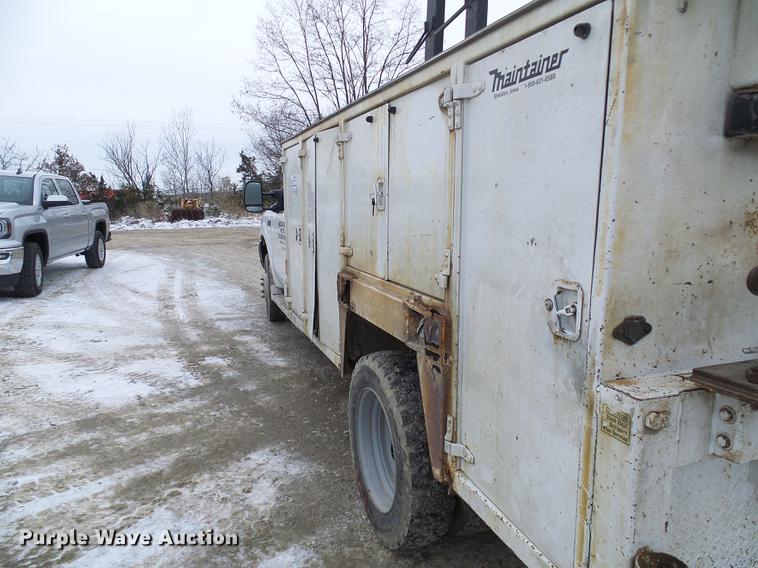 image for item DB2089 2001 Ford F550 Super Duty service truck with crane