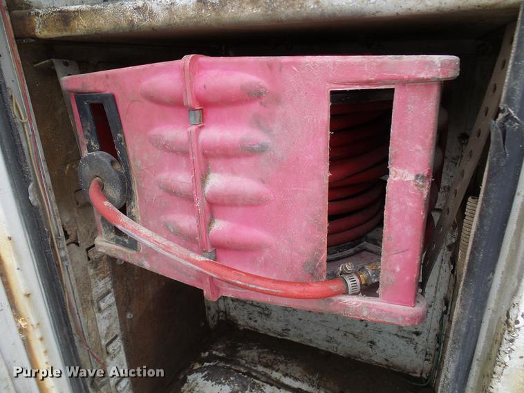 image for item DB2089 2001 Ford F550 Super Duty service truck with crane