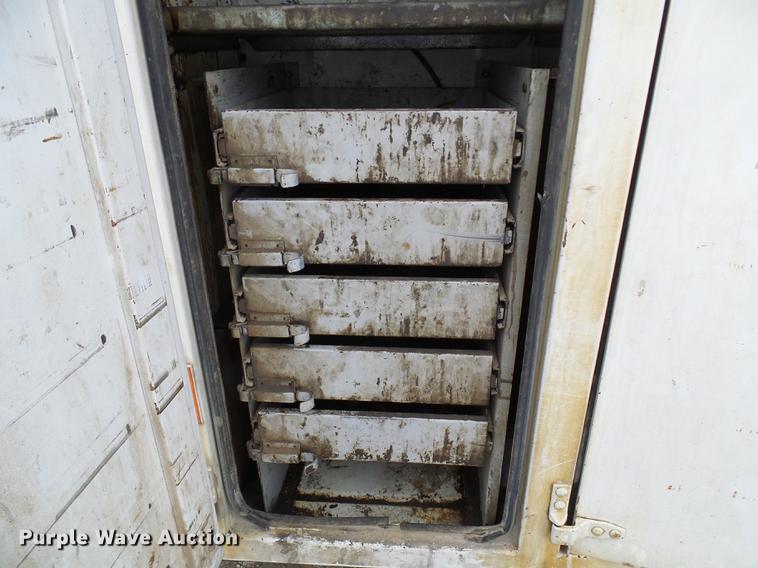 image for item DB2089 2001 Ford F550 Super Duty service truck with crane