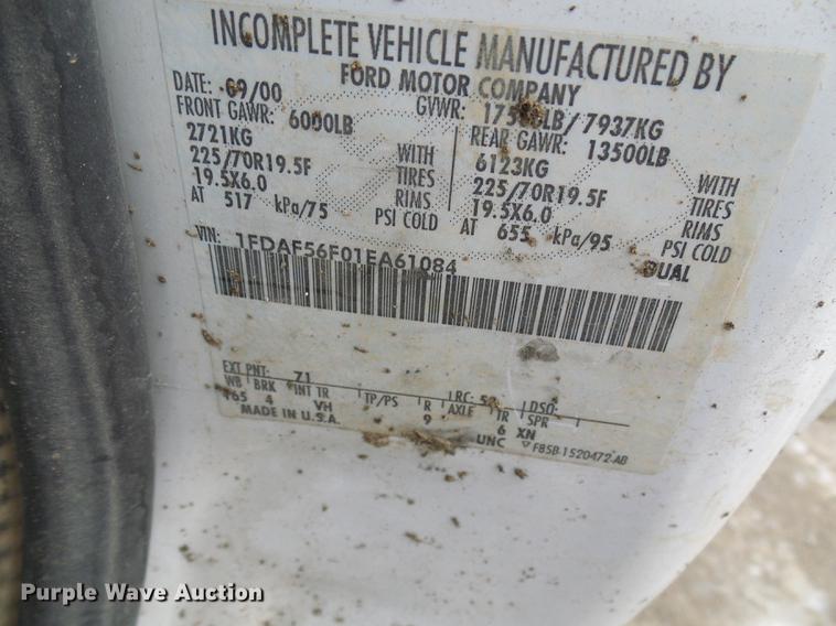 image for item DB2089 2001 Ford F550 Super Duty service truck with crane