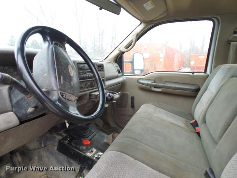 image for item DB2089 2001 Ford F550 Super Duty service truck with crane