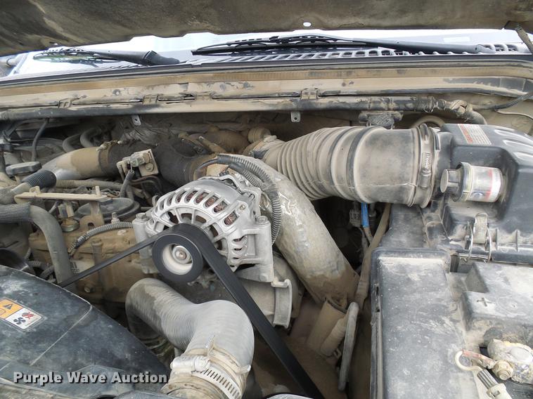 image for item DB2089 2001 Ford F550 Super Duty service truck with crane