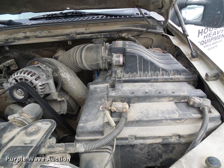 image for item DB2089 2001 Ford F550 Super Duty service truck with crane